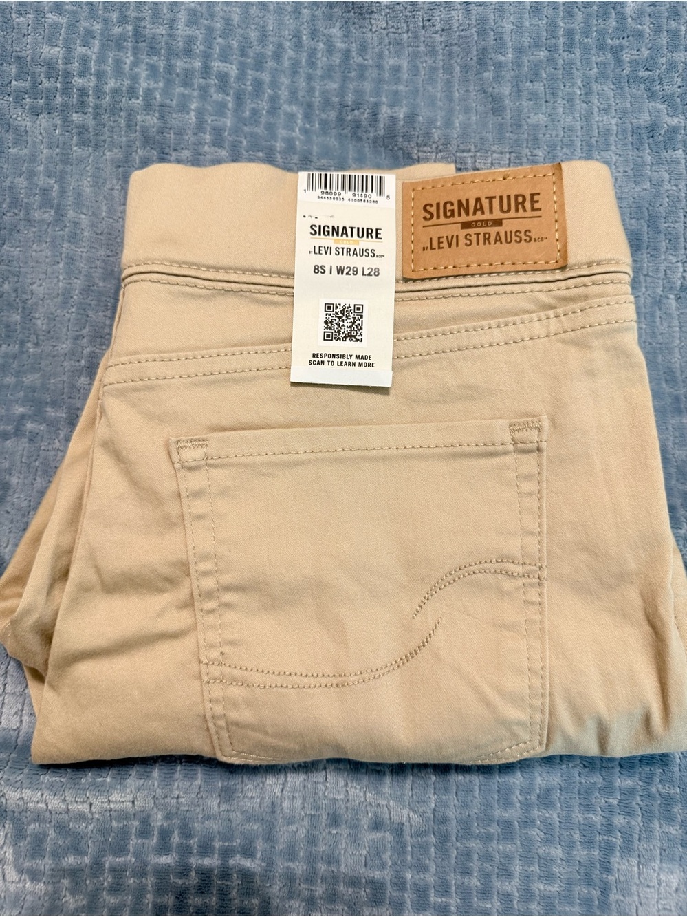 Signature by Levi Strauss Khaki Pants NWT women’s 8 short